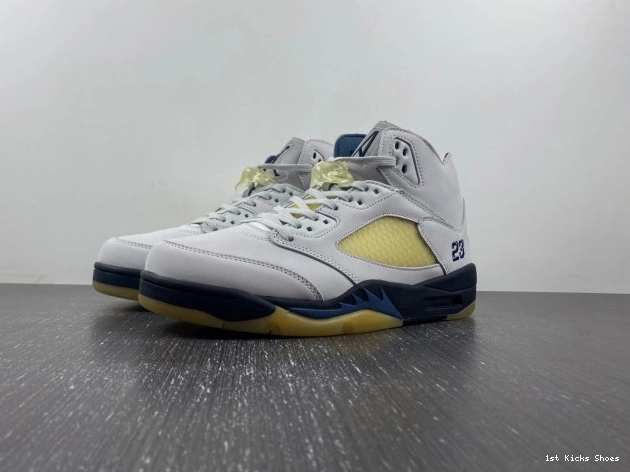 Maniere Air Jordan Ma WMNS A 5 FZ5758-004 x 0806